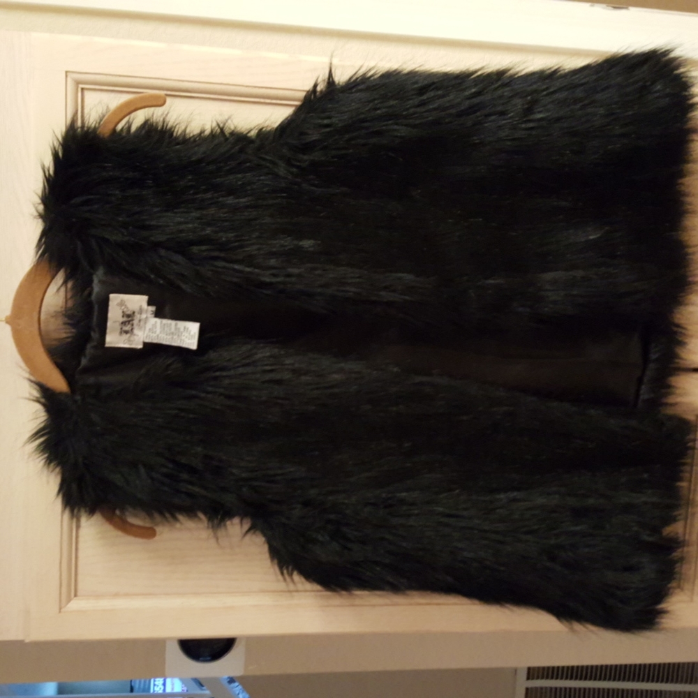 Live A Little Vintage Boho Hippie Medium Black Faux Fur Vest